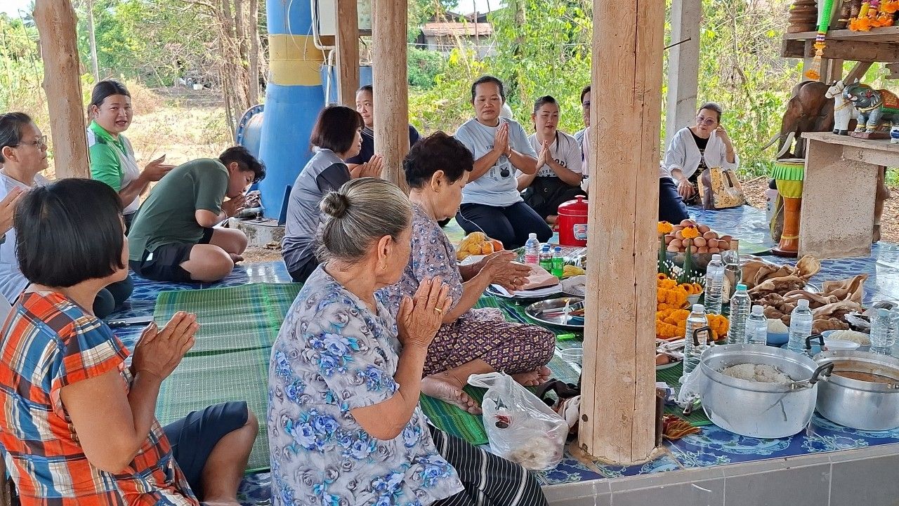 จัดเครื่องเซ่นไหว้ สรงน้ำ “พ่อปู่พญาแก้ว” พิธีกรรมนับ 100 ปี ได้เลขเด็ดเสี่ยงโชค 16/5/69เกี่ยวกับวัดดัง