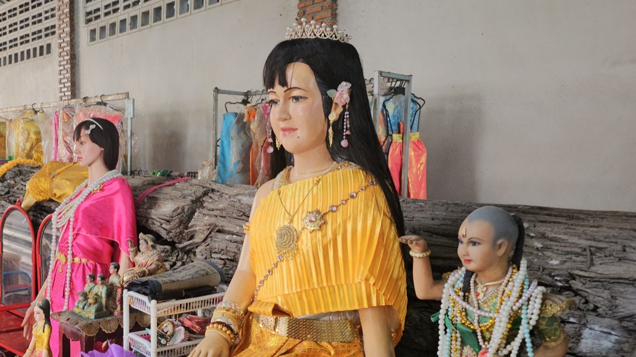 สายมูลับสมอง ถอดปริศนาคำใบ้ “แม่ศรีมณีทอง” หวังนำเลขเด็ดลุ้นโชคงวด 1/7/69เกี่ยวกับหวย