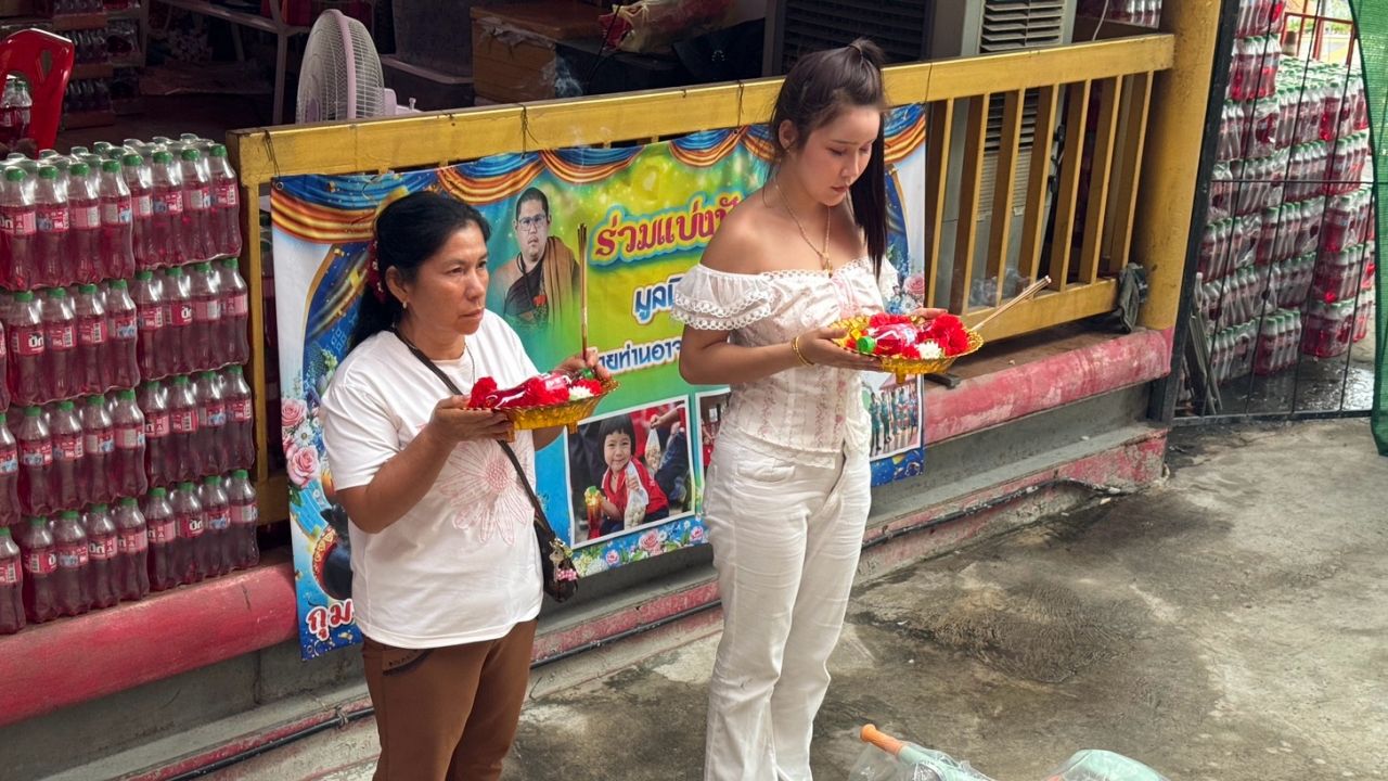 สาวดวงเฮง แก้บนกุมารทองเจ้าสัวเฮง หลังได้โชคหลักแสน 4 งวดติด ลุ้นปิงปองเลขเด็ดเกี่ยวกับวัดดัง