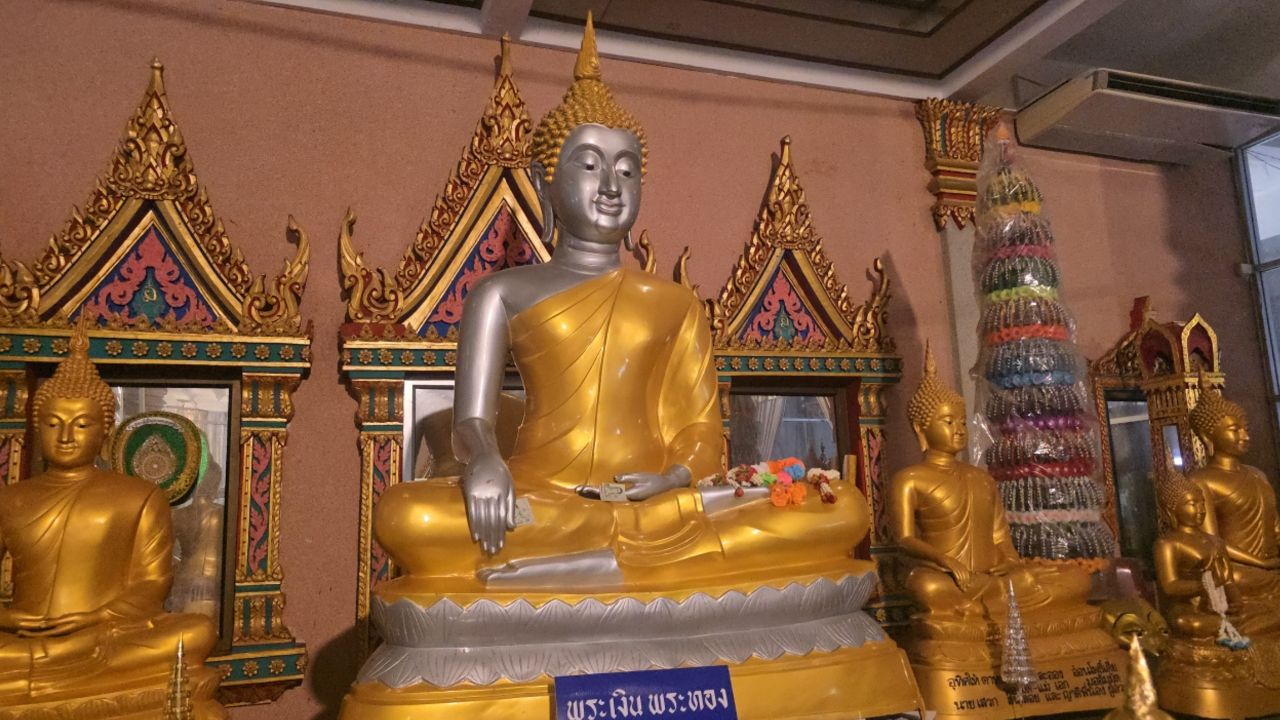 หมอจัดกระดูก ขอโชค “พระเงินพระทอง” ไม่พลาดขอเลขเด็ดลุ้นรวยงวดนี้เกี่ยวกับวัดดัง
