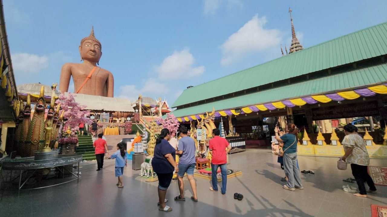 หนุ่มชัยนาทแก้บน “หลวงพ่อสมหวัง” ขายที่ดินสำเร็จ ไม่พลาดขอเลขเด็ดงวดนี้เกี่ยวกับเลขเด็ด